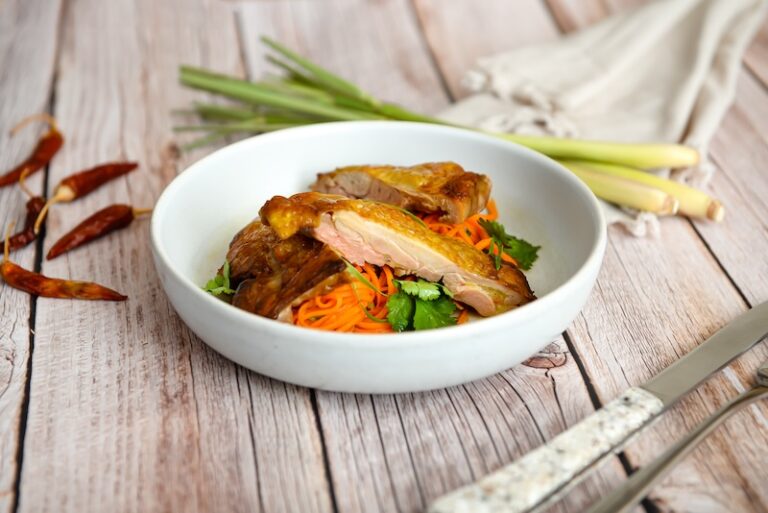 Poulet et salade de courge à la thaï