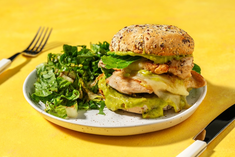 recette de Burger de poulet et écrasé d’avocat