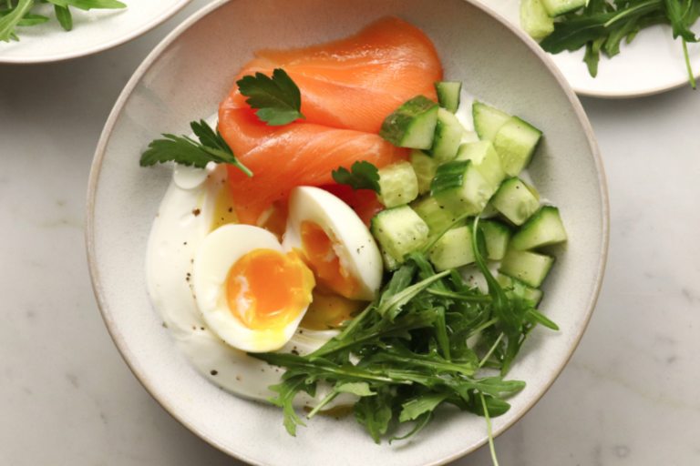 Brunch bowl au saumon fumé