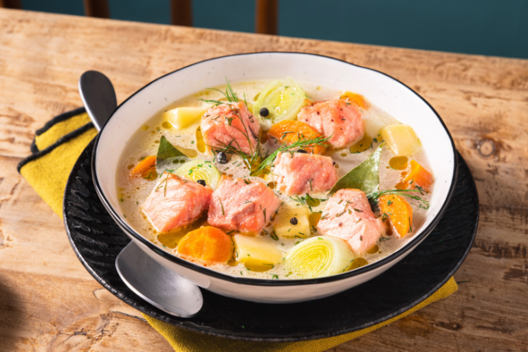 Soupe nordique au saumon de Norvège