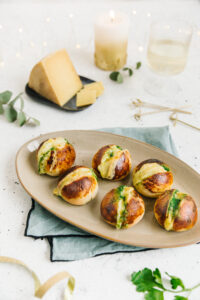 recette de petits pains à la Tomme et au beurre persillé