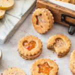 Biscuits au foie gras et abricot