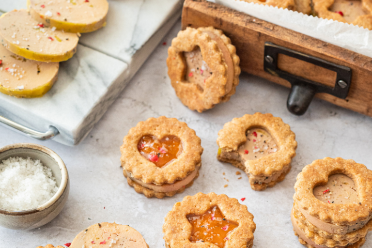 Biscuits au foie gras et abricot