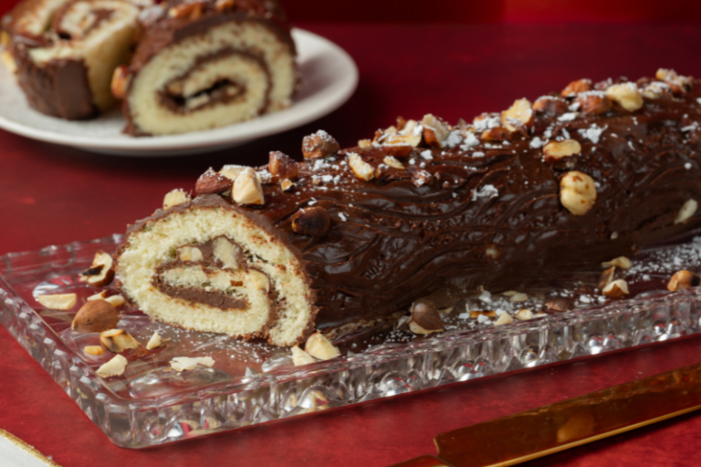 Bûche de Noël au chocolat et aux noisettes