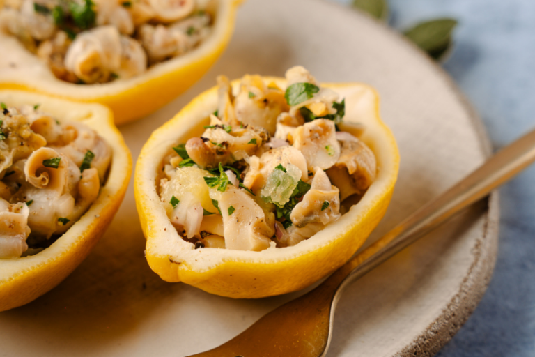 Bulots au citron en coque de citron