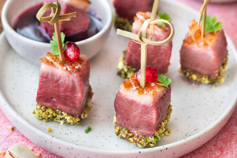 Tapas de magret à la grenade et aux pistaches