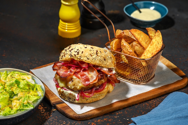 recette de Frenchy burger au Cantal fondu