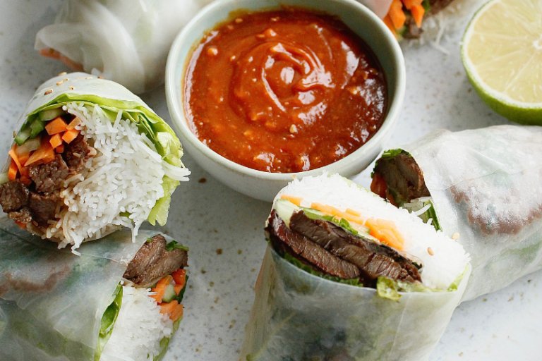 Rouleaux de printemps au bœuf mariné