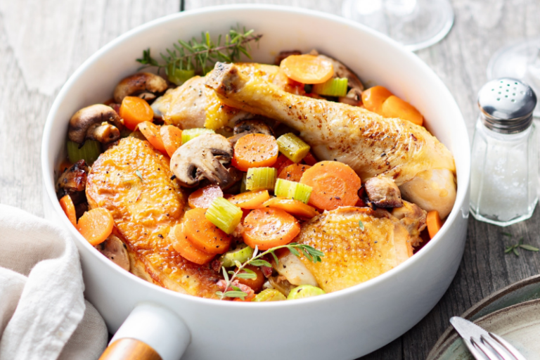 Fricassée de poulet aux légumes et champignons