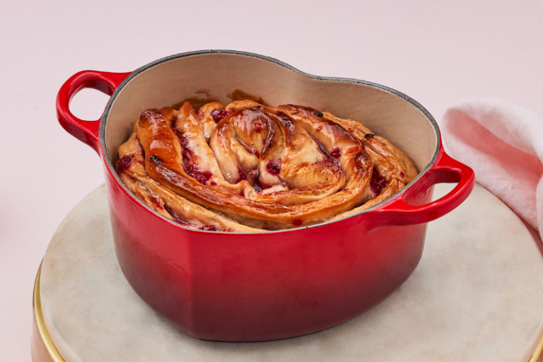 Love bun torsadé à la framboise