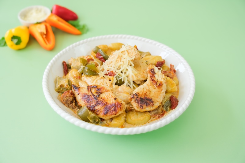 recette Aiguillettes de dinde et gnocchi aux poivrons