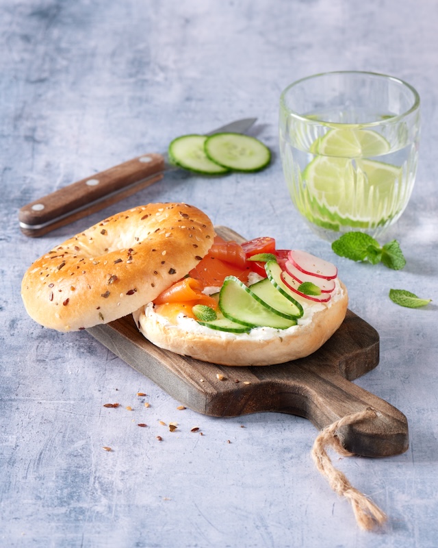 recette de Bagel au concombre et au saumon