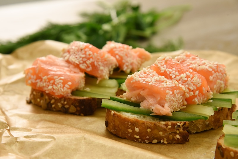 recette de Bruschetta de saumon au sésame