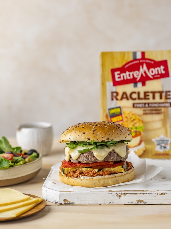 recette de Burger provençal au fromage à raclette