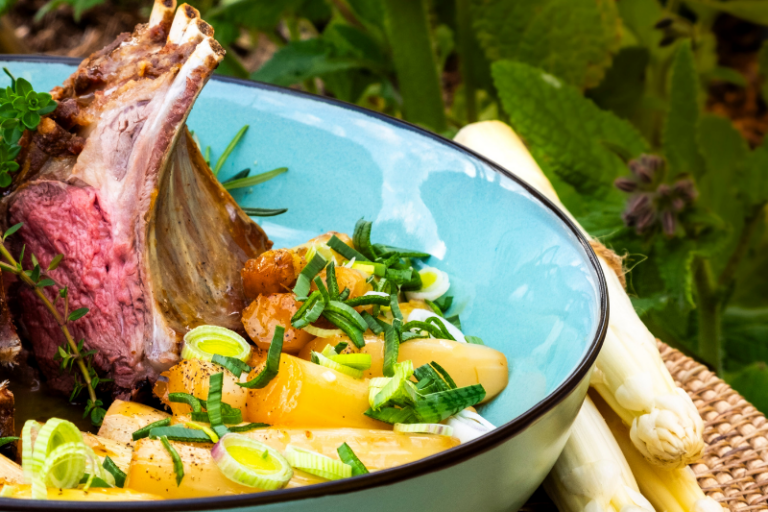 Carré d’agneau et asperges blanches