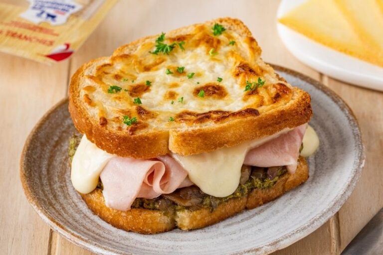 Croque raclette mortadelle