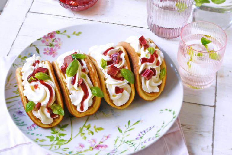 Pancakes chantilly basilic et rhubarbe