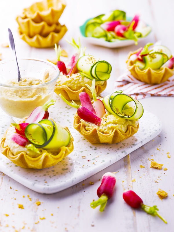 recette de Tartelettes houmous-radis-courgette