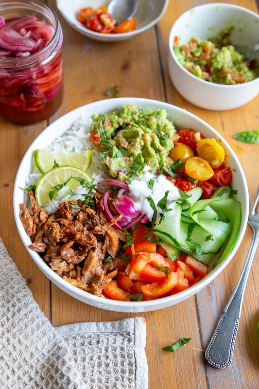 recette de Rainbow bowl de cuisses de pintade
