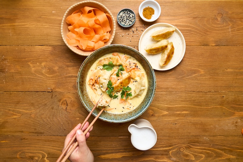 recette de Soupe coco et gyozas crevettes
