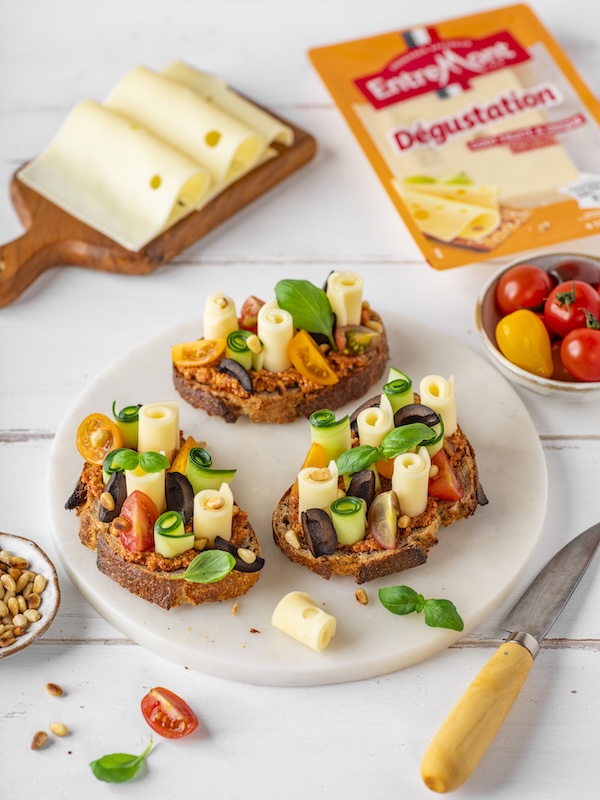 recette de Tartines de tomates séchées au basilic