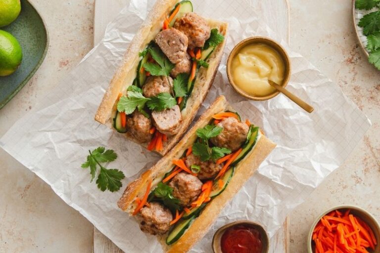 Banh mi au haché de veau