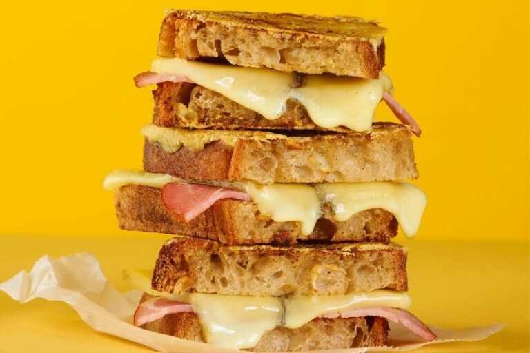 Grilled cheese au Morbier et au bacon