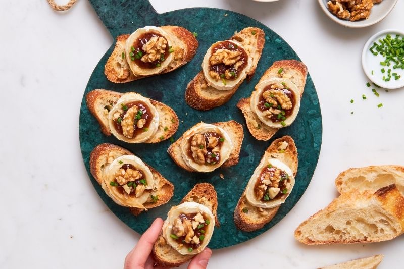 Crostini chèvre figues et noix