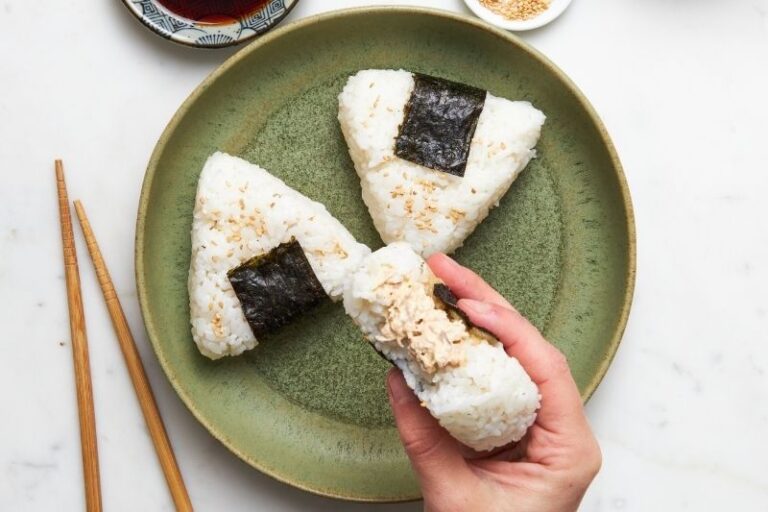 Onigiri thon mayo et oignon