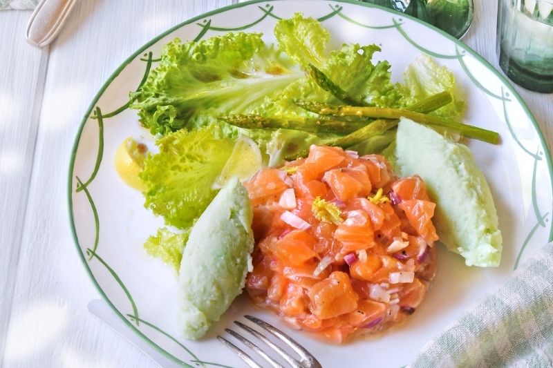 Tartare de saumon et glace aux asperges