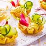 Tartelettes houmous-radis-courgette