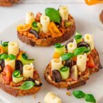 Tartines de tomates séchées au basilic
