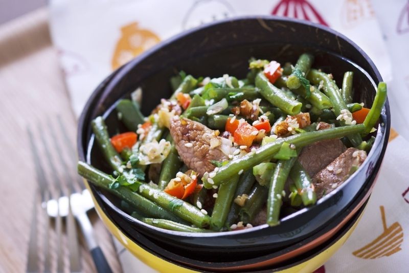 Wok de haricots verts et agneau