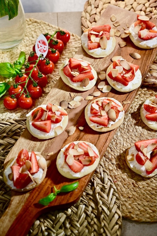 recette de Mini-pizzas sucrées à la tomate