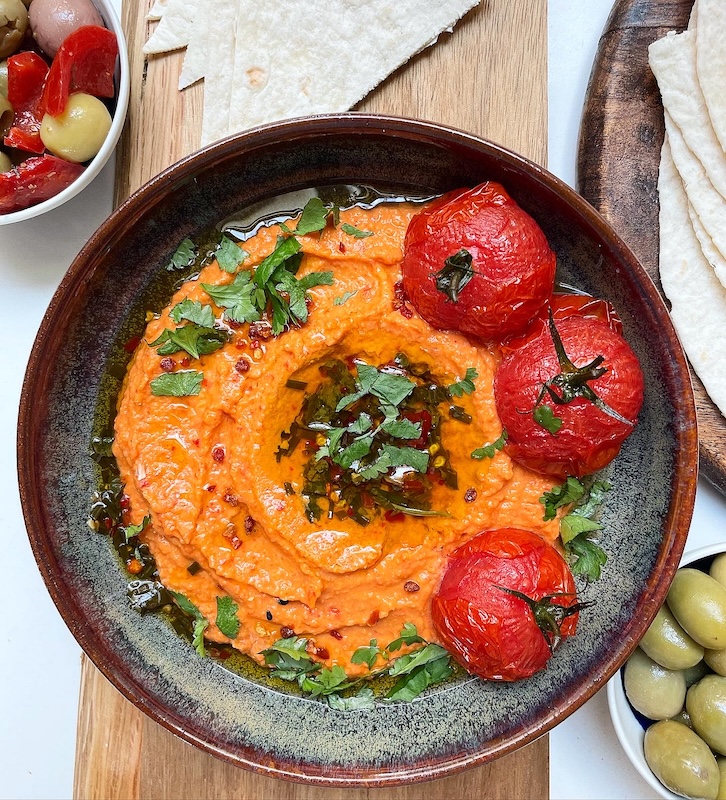 recette de Houmous aux tomates et poivrons grillés