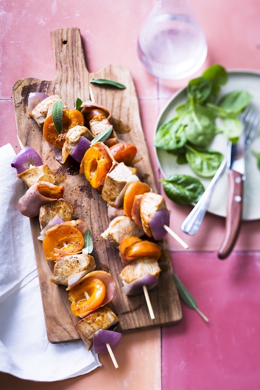 recette de Brochettes de veau aux abricots lardés