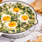 Oeufs façon chakchouka verte