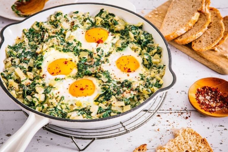 Oeufs façon chakchouka verte