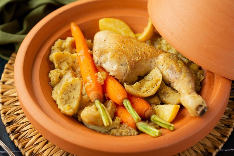 Tajine de poulet aux carottes et artichauts
