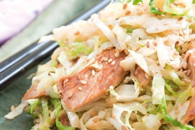 Wok de chou vert au poulet