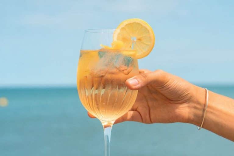 6 recettes de cocktails au vin