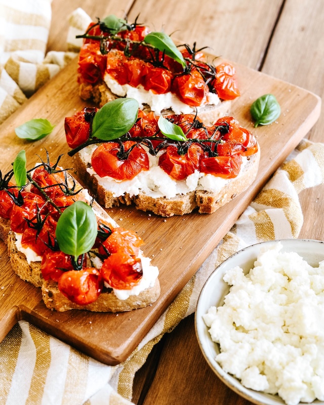 recette de Bruschettas aux tomates confites et Brocciu