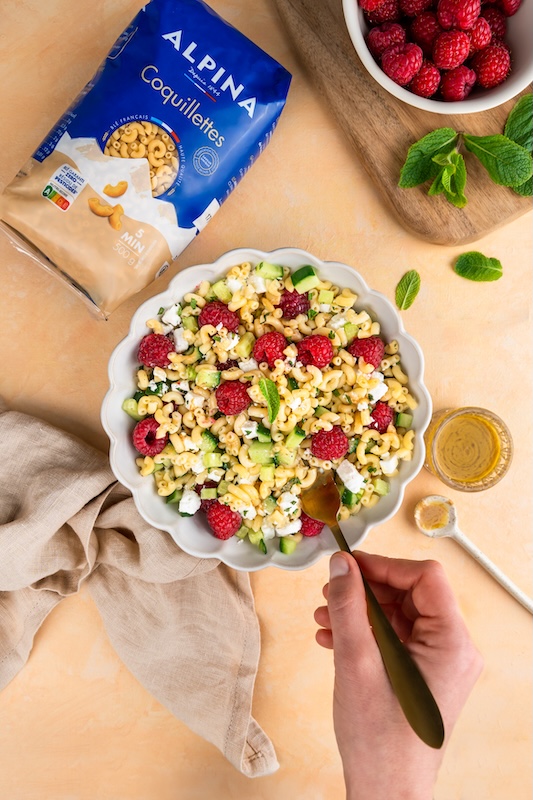 recette de Salade de coquillettes et framboises