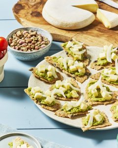 recette de Crackers maison et copeaux de Reblochon