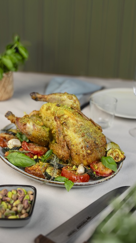 recette de Pintade entière au pesto de pistache
