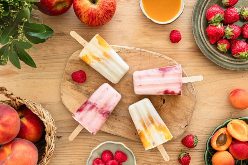 Bâtonnets glacés au yaourt aux fruits