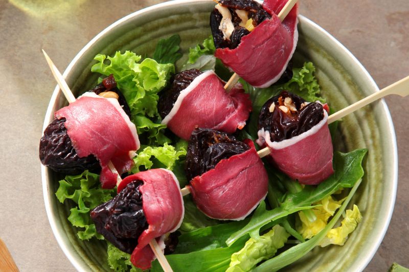 Brochettes de pruneaux farcis et magret