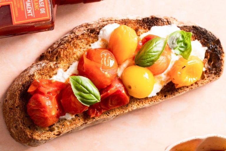 Bruschetta aux tomates cerises rôties