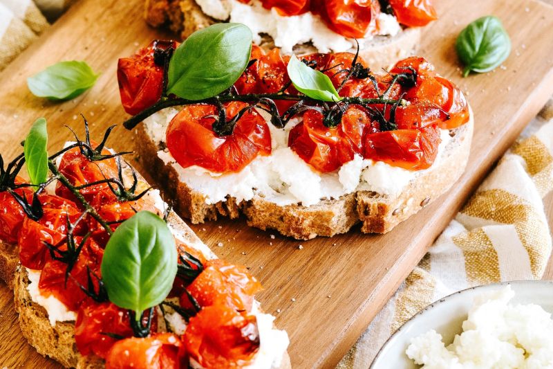 Bruschettas aux tomates confites et Brocciu