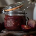 Chutney de prunes et oignons rouges